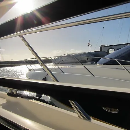 Bateau-hôtel Lanzarote Yacht *