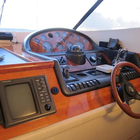 Botel Lanzarote Yacht *