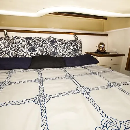 Botel Lanzarote Yacht
